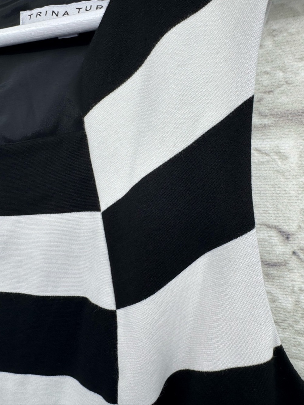 Trina Turk Striped Sheath Dress Size 12 Black White Sleeveless Square Neck - Picture 4 of 13